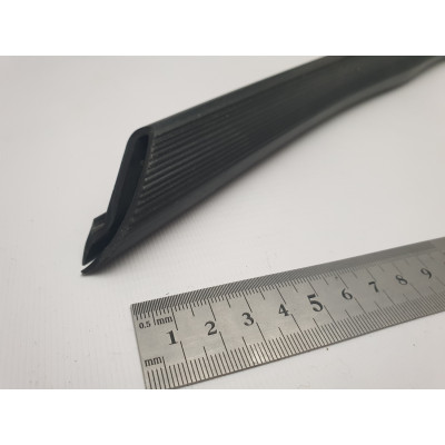 Резина под ветровое стекло Velorex 562