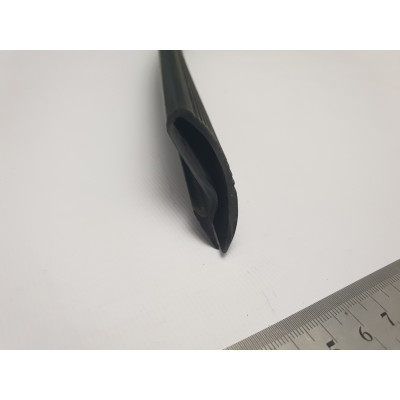 Резина под ветровое стекло Velorex 562