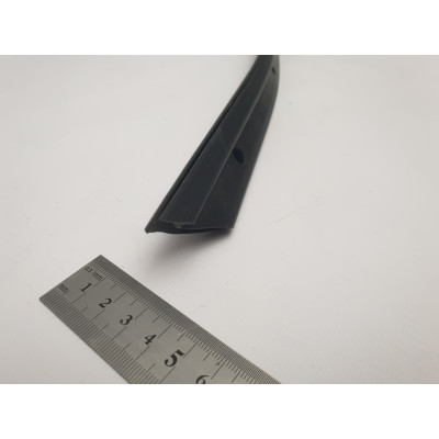 Резина под ветровое стекло Velorex 562