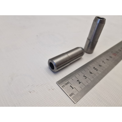 Направляющая втулка клапана УРАЛ\М67