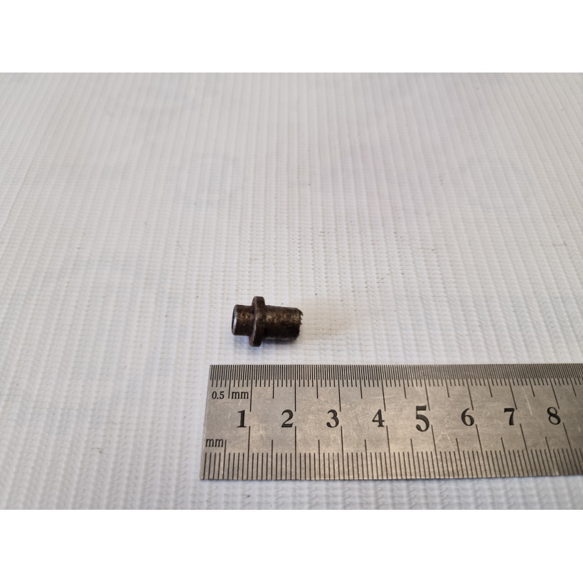 Палец кронштейна шестерни задней передачи УРАЛ\М67